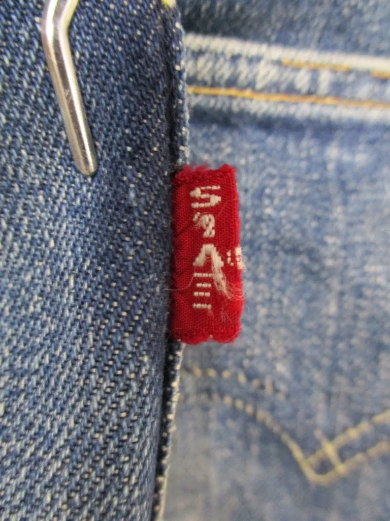 Red Tab WebP.webp